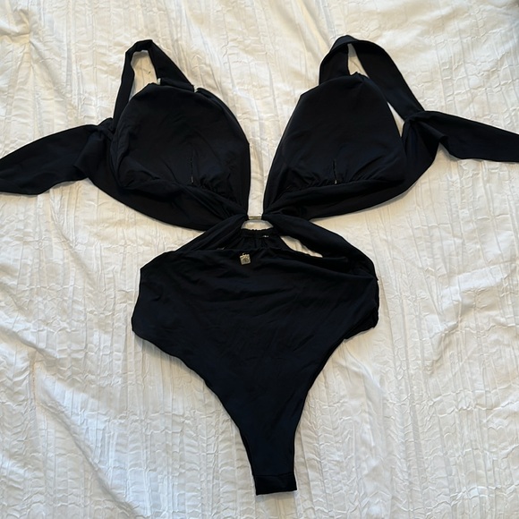 Brazilian Sexy One-Piece Swimsuit - Picture 4 of 6